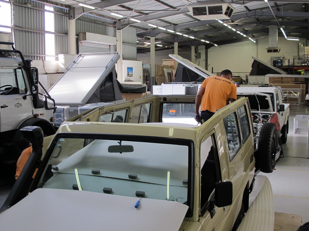 Installing Alu-Cab Pop-Top Roof on Land Cruiser Troopy