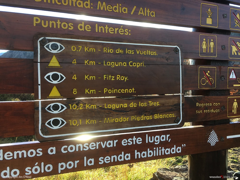 Trailhead to Laguna de Los Tres