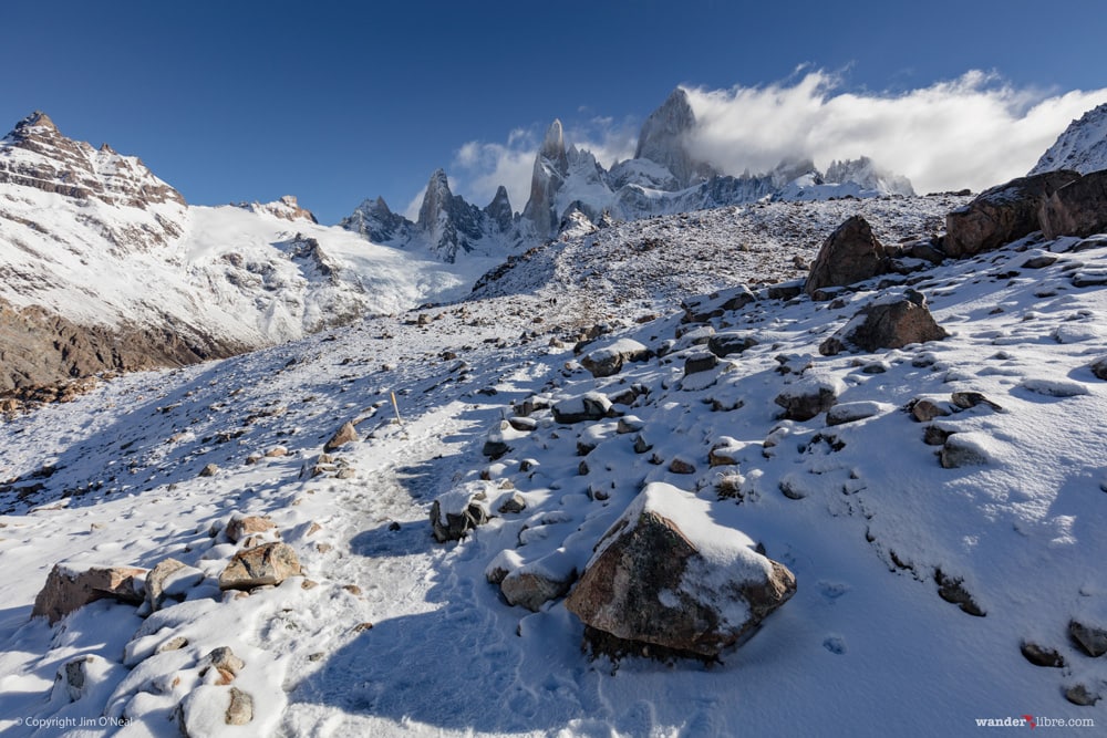 Snowfall on Laguna de Los Tres trail