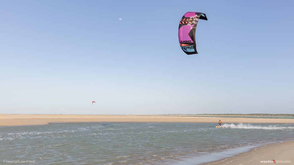 kitesurfing brazil in praia de macapa